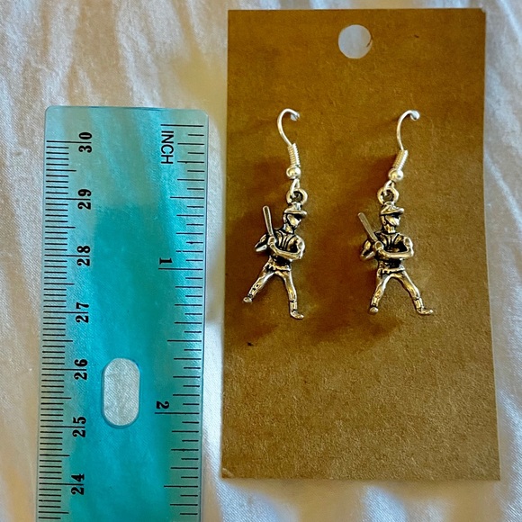 Baseball player earrings - Picture 2 of 3